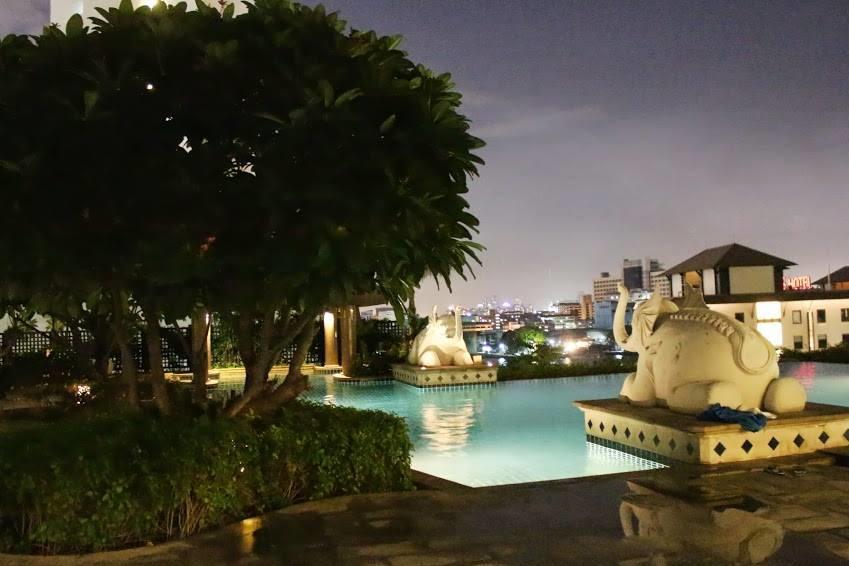 Bangkok Riverside Condo Екстер'єр фото