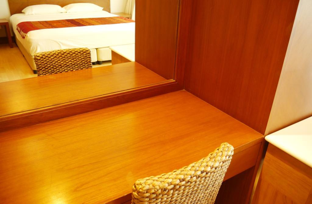 Bangkok Riverside Condo Екстер'єр фото