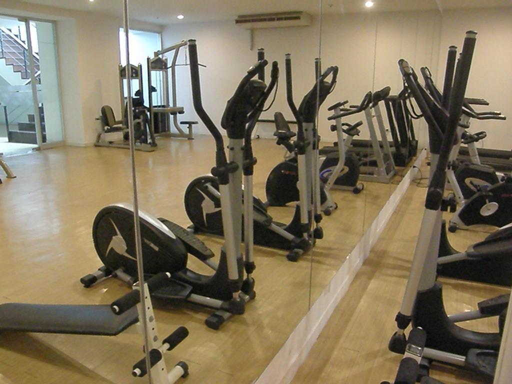 Bangkok Riverside Condo Екстер'єр фото