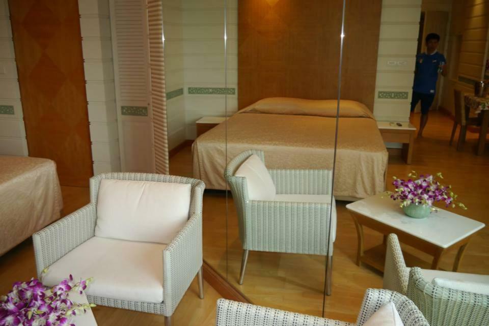 Bangkok Riverside Condo Екстер'єр фото