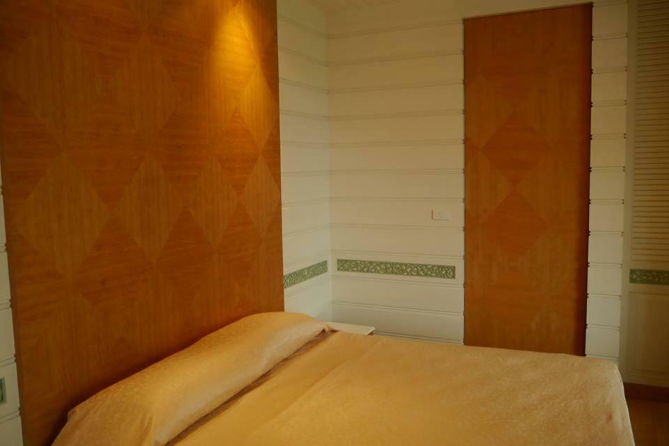 Bangkok Riverside Condo Екстер'єр фото